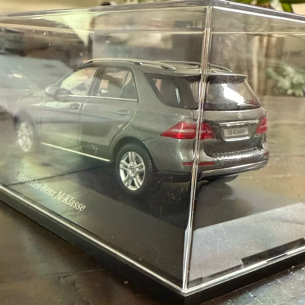 Mercedes-Benz M-Class - Model - Picture 4 of 5